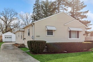 1815 Langley Ave, Saint Joseph, MI 49085