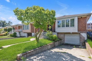 20070 39th Ave, Bayside, NY 11361