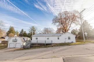 825 Fountain St, Mineral Point, WI 53565