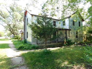 203 S Chestnut St, Lone Rock, WI 53556