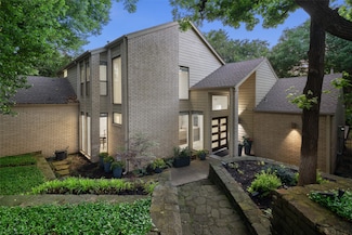 9032 Vista Creek Dr, Dallas, TX 75243