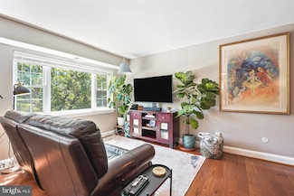 1305 N Ode St Unit 332, Arlington, VA 22209