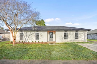 210 Lynwood Dr, Houma, LA 70360