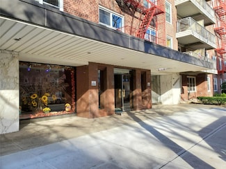 142-05 Roosevelt Ave Unit 214, Flushing, NY 11354