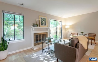 943 Southampton Dr, Charlottesville, VA 22901