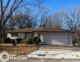 1112 S Linden Ln, Mount Pleasant, IA 52641