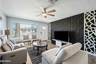 8050 N 11th Place, Phoenix, AZ 85020