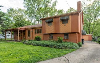 1857 S Holland Ave, Springfield, MO 65807
