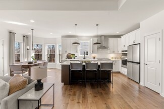 10 Lloyd Cir Unit 27, Norton, MA 02766