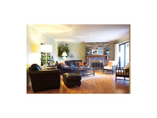 10716 Glenwood St Unit C, Leawood, KS 66211