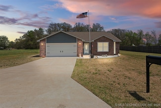 35872 Highland Dr, Langley, OK 74350