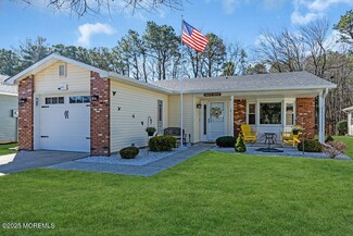 55 Meadowbrook Rd, Brick, NJ 08723
