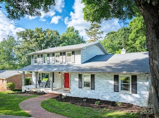 310 25th Ave NW, Hickory, NC 28601