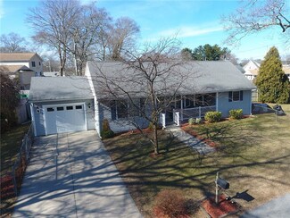 179 Horse Neck Rd, Warwick, RI 02889