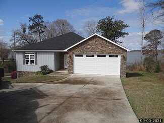 3 Point Dr, Georgetown, GA 39854