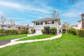 187 Catherine St, Westbury, NY 11590