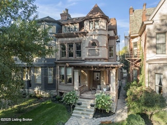 1466 Saint James Ct, Louisville, KY 40208