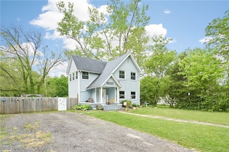1050 W Main Ct, Geneva, OH 44041