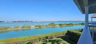 2002 Marina Villa Dr, Marathon, FL 33050