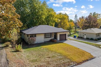 1061 Saint Paul Rd, Owatonna, MN 55060
