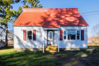 35 Oakland St, Waterville, ME 04901