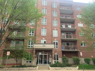 1327 E Washington St Unit 207, Des Plaines, IL 60016