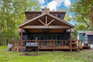 636 Piney Creek Rd, Bellville, TX 77418