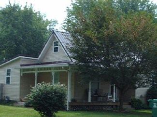 121 S Lessie St, Worthington, IN 47471