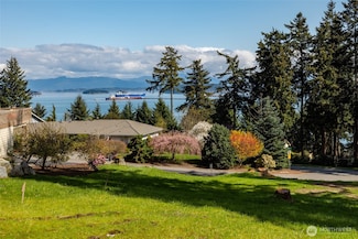 4014 Mitchell Dr, Anacortes, WA 98221