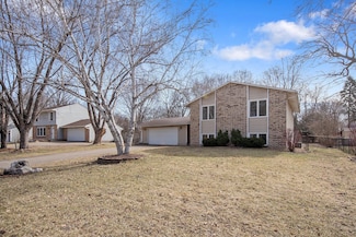 3220 Walnut Grove Ln N, Plymouth, MN 55447