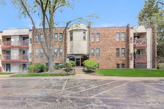 2212 Country Club Dr Unit 2, Woodridge, IL 60517