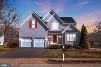 11 Country Manor Dr, Fredericksburg, VA 22406
