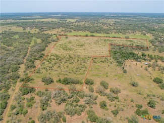 000 Green Dewitt Rd, Cuero, TX 77954