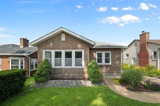 2603 Circle Dr, Saint Louis, MO 63143