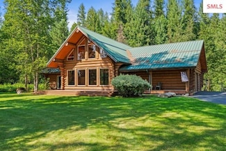 8031 Lakeshore Dr, Sagle, ID 83860