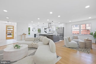 1612 Lemontree Ln, Silver Spring, MD 20904