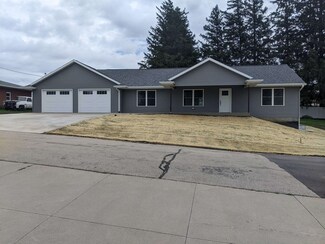 860 Sunshine St, Holy Cross, IA 52053