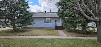 929 16th St N, Moorhead, MN 56560