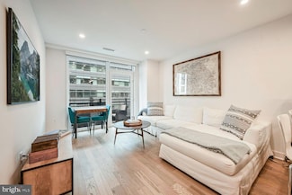 37 L St SE Unit 401, Washington, DC 20003