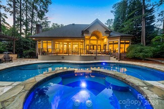 18943 Peninsula Point Dr, Cornelius, NC 28031