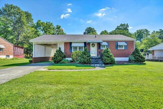 2017 Meadowbrook Rd NW, Roanoke, VA 24017