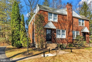 402 Country Ln, Narberth, PA 19072