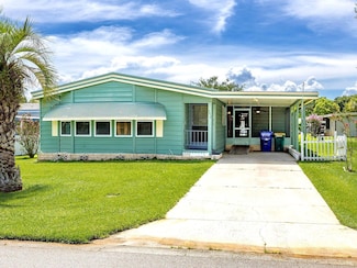 2813 Manatee Rd, Tavares, FL 32778