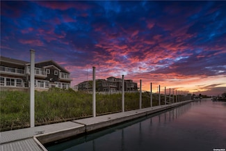 68 Foster Ave Unit 8, Hampton Bays, NY 11946