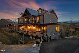 2115 Elk Pass Ln, Sevierville, TN 37876