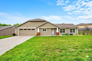 5308 Stone Crest Dr, Manhattan, KS 66503