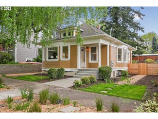 7813 SE Salmon St, Portland, OR 97215