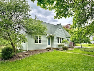 215 Washington Dr, New Hartford, NY 13413