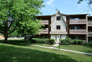 19 Parkside Ct Unit 9, Vernon Hills, IL 60061