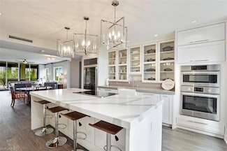 8720 Bay Colony Dr Unit 304, Naples, FL 34108